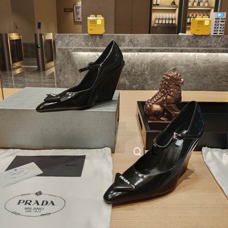 Prada Women's Shoes 314